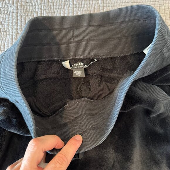 Athleta Cozy Karma Joggers, Black, Small - Picture 8 of 10